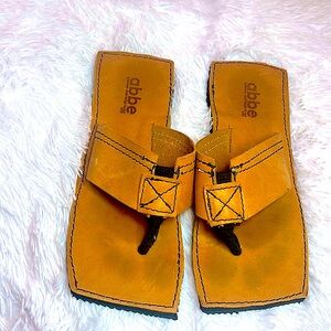 New Abbe leather tan square toed sandal Women six 7 1/2- 8 1/2 fit best in this.
